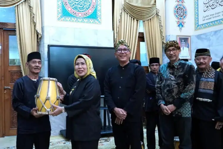 Puluhan Perguruan Silat di Kabupaten Serang Mendapat Bantuan Alat Musik