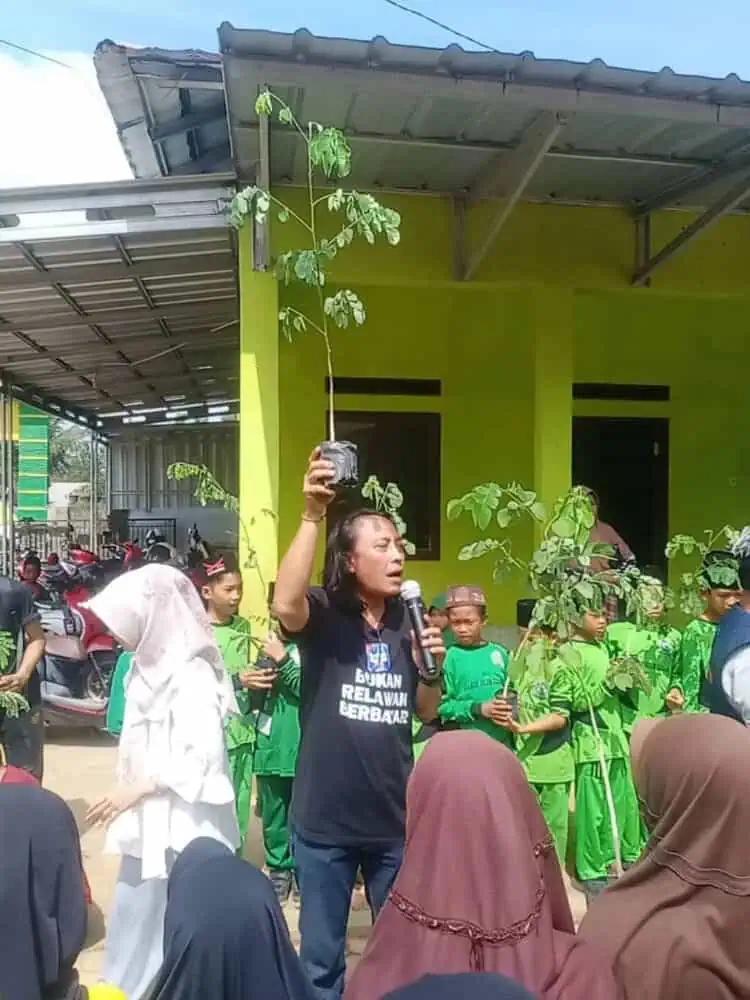 Hari Relawan Sedunia 2023, Pokja Relawan Banten Bareng Ratusan Anak Cibaliung Lakukan Ini 