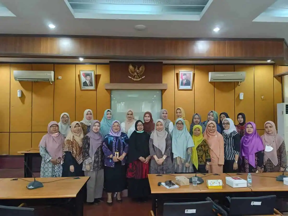 Peneliti Teh Kelor Gemilang Dr Erina Nur Afni Berbagi Kisah Inspiratif ke DWP Dinkes Kabupaten Tangerang Peneliti Teh Kelor Gemilang Dr Erina Nur Afni Berbagi Kisah Inspiratif ke DWP Dinkes Kabupaten Tangerang