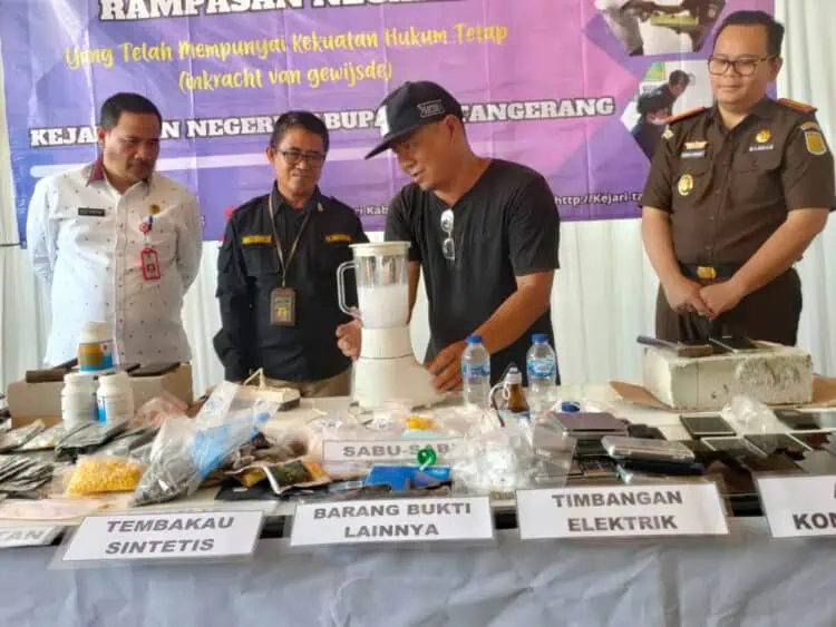 Kejaksaan Negeri Kabupaten Tangerang Musnahkan Barbuk Narkoba dan Sajam