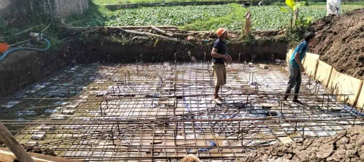 Instruksi Camat Tak Dipatuhi, Pembangunan Pondasi Tower BTS di Kadu Merak Pandeglang Jalan Terus