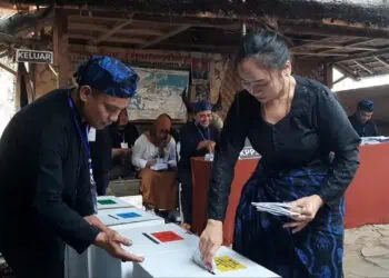 Simulasi pencoblosan Pemilu Serentak 2024, digelar KPU Lebak di lingkungan permukiman Baduy, Minggu (24/12/2023). (MULYANA/SATELITNEWS.COM)