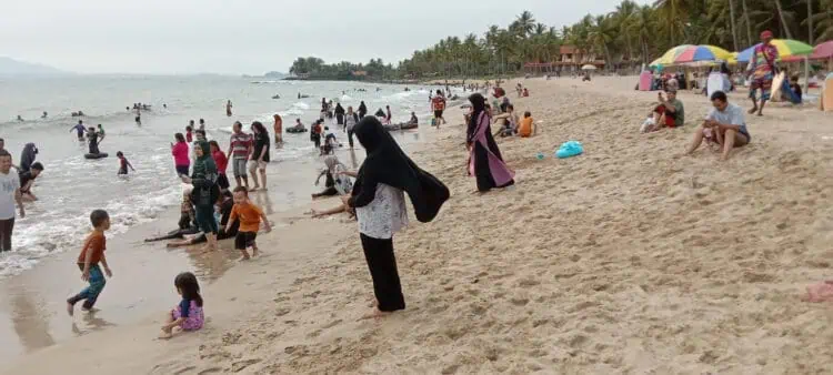 Selama 3 Hari, Jumlah Wisatawan yang Masuk Anyer Capai 112.000 Pengunjung