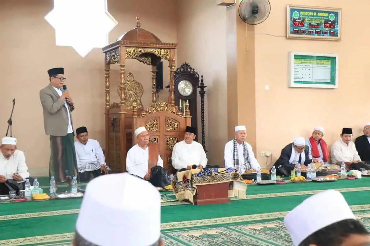 Sekda Maesyal Rasyid: Refleksikan Tahun Baru 2024 dengan Rasa Syukur Sekda Maesyal Rasyid: Refleksikan Tahun Baru 2024 dengan Rasa Syukur