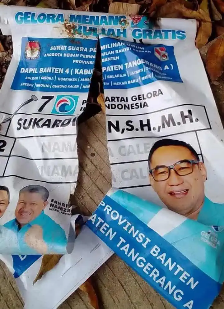 APK Milik Caleg Gelora Dibakar dan Dilumuri Kotoran Hewan di Tigaraksa