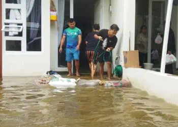 Tanggul Kali Ciledug Rembes, Perumahan Namara Pamulang Terendam Air