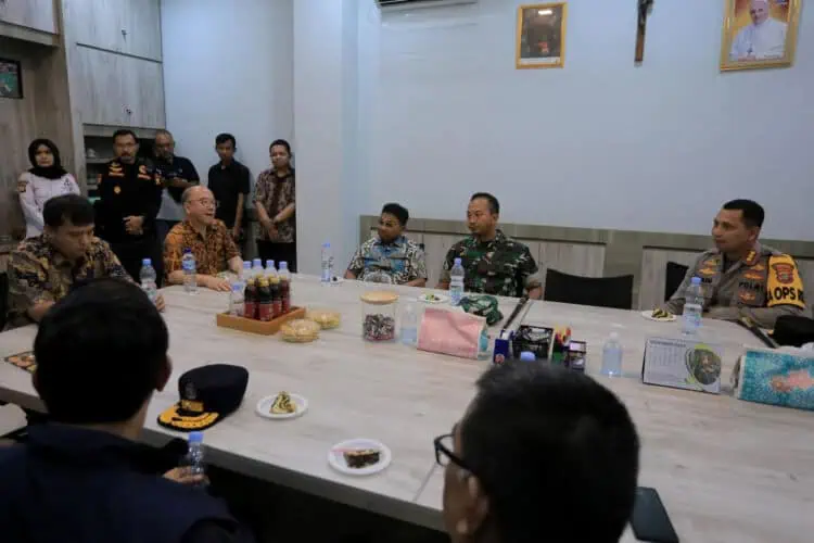 Wakil Wali Kota Tangerang Sachrudin bersama Forkopimda melakukan monitoring pelaksanaan ibadah Natal. (ISTIMEWA)