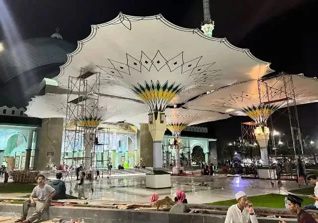 Makin Megah, Masjid Raya Al-A’zhom Kota Tangerang Kini Dilengkapi Payung Nabawi