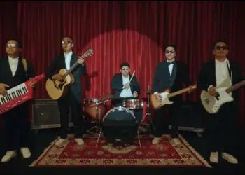 Lirik Lagu Gampil-Ngatmombilung