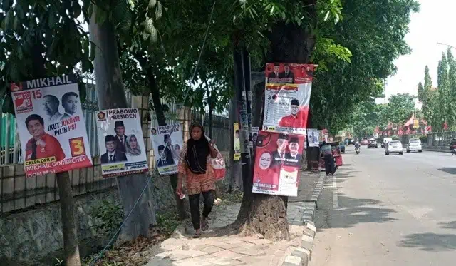 "Ramai-ramai" APK Dipaku di Pohon Jalan MH Thamrin Kota Tangerang