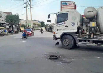Terlindas Dump Truk, Seorang Juru Parkir di Batuceper Tewas di Tempat