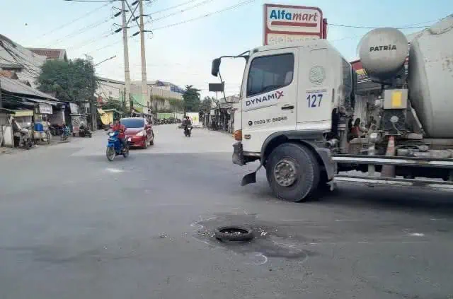 Terlindas Dump Truk, Seorang Juru Parkir di Batuceper Tewas di Tempat