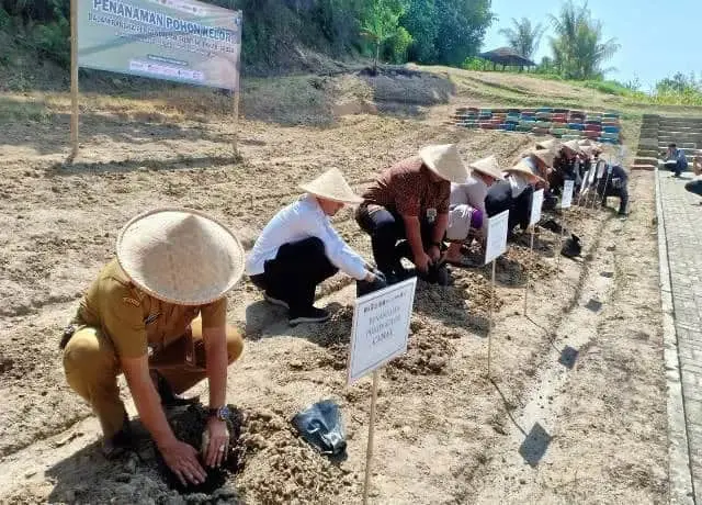 Cegah Stunting, Pimpinan APH di Lebak Ramai-ramai Tanam Kelor
