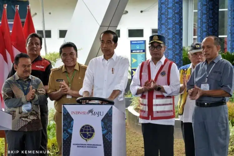 Resmikan Terminal Pakupatan Serang, Presiden Jokowi Dorong Penggunaan Transportasi Massal