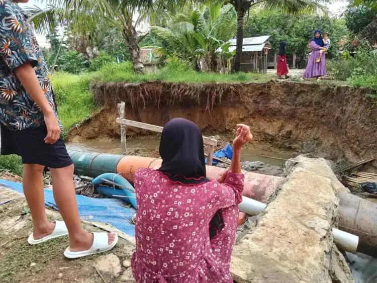 Debit Air Meluap, Saluran Irigasi di Cikeusik Pandeglang Ambrol