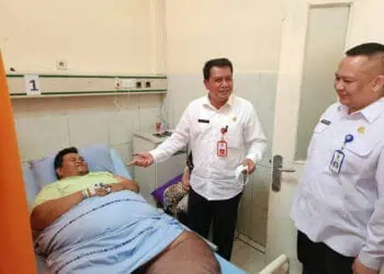 Sekda Jenguk Engky Pasien Obesitas di RSUD Kabupaten Tangerang