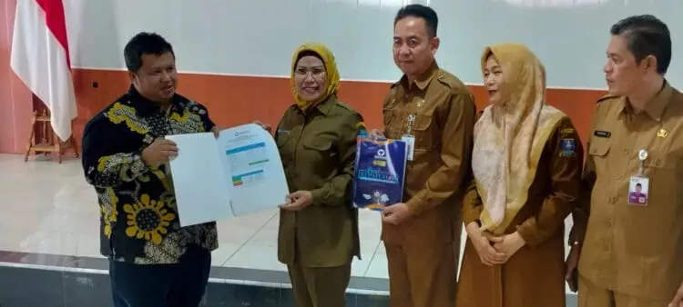 Bupati Serang Ratu Tatu Chasanah, raih penghargaan. (SIDIK/SATELITNEWS.COM)