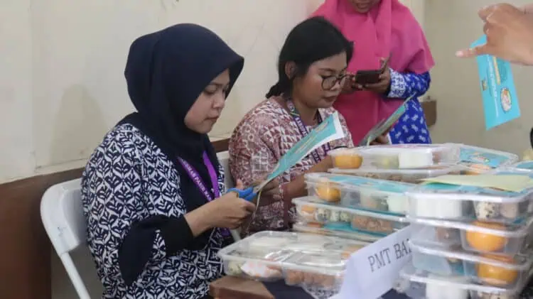 Peringati HGN, Dinkes Kabupaten Tangerang Bagikan Makanan Pendamping ASI