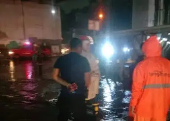 Hujan Deras Picu Genangan dan Pohon Tumbang di Kota Tangerang