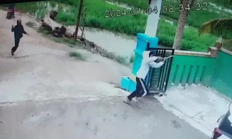 Sekelompok Remaja Bersajam Diduga Serang SMPN 7 Rangkasbitung Lebak