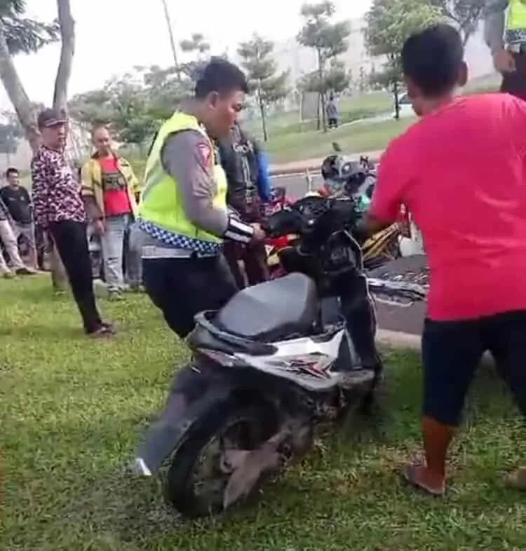 Pria Paruh Baya Tewas Tertabrak Mobil di Pagedangan