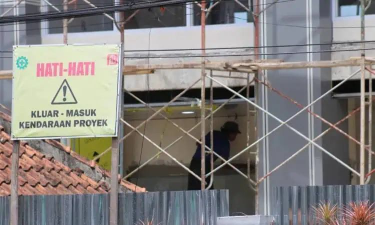 Penalti Menanti Kontraktor Proyek RSUD Adjidarmo