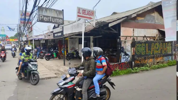 Polisi Dikeroyok Pemuda Mabuk di Ciputat Timur