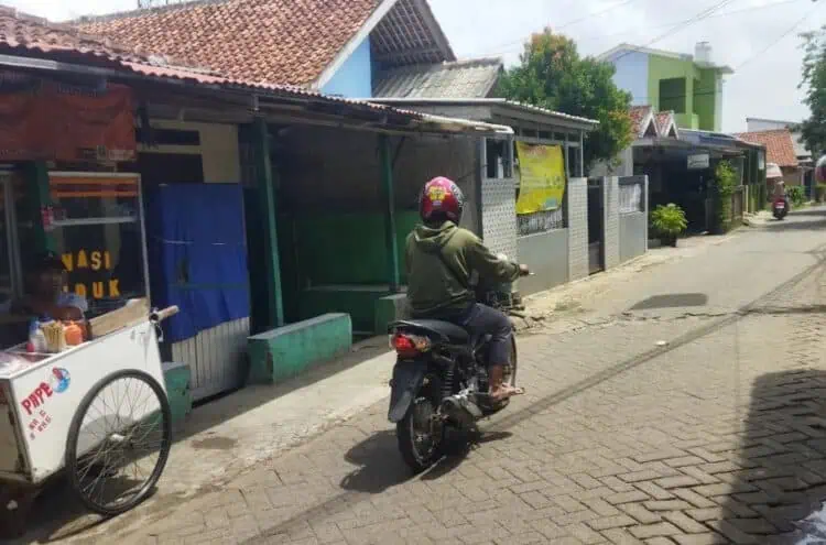 Cegah Pelaku Curanmor di Serpong Kabur, Warga Dibacok Sampai Perut Robek