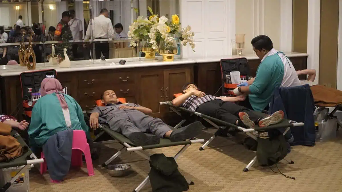 Rayakan HUT Ke 10, Hotel Santika Premiere Bintaro Gelar Donor Darah