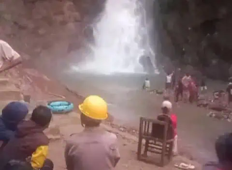 Selamatkan 2 Wanita yang Tenggelam, Pemuda di Lebak Tewas di Derasnya Air Terjun