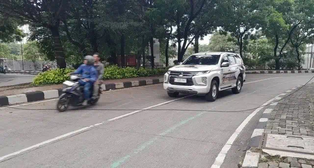 Kabel Melintang di Jalan di Cikokol Ancam Keselamatan Pengendara