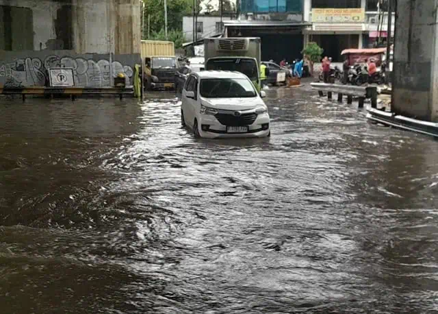 Hujan Sebentar, Sejumlah Ruas Jalan di Kota Tangerang Kembali Tergenang