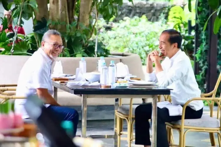 Jokowi Bahas Ini Saat Makan Siang Politik