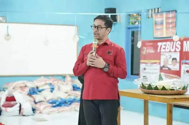 Relawan Paslon Ganjar-Mahfud Gelar Bazar Sembako Murah di Kota Tangerang