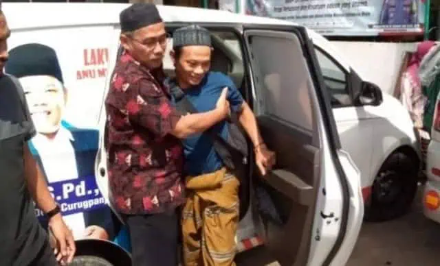 Keluarga Penderita Lumpuh di Lebak Akhirnya Dibawa ke Rumah Sakit