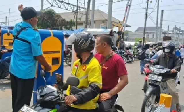 Perubahan Tarif Parkir Masuk Pasar Rangkasbitung Lebak Dikeluhkan