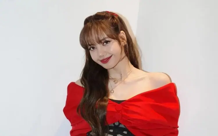 Lisa BLACKPINK Jadi Idol K-Pop Pertama yang Muncul Sebagai Tokoh Utama dalam Novel Prancis