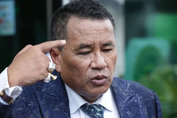 Hotman Paris Bela Raffi Ahmad Yang Difitnah Melakukan Pencucian Uang.