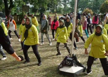 UPT Puskesmas Saketi Pandeglang Gelar Senam Massal Bersama Penyelenggara Pemilu