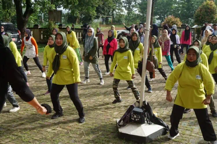 UPT Puskesmas Saketi Pandeglang Gelar Senam Massal Bersama Penyelenggara Pemilu
