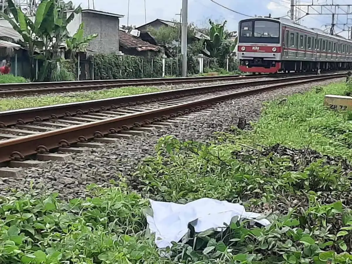 Diduga Tertabrak, Pria di Lebak Ditemukan Tewas di Pinggir Rel Kereta Diduga Tertabrak, Pria di Lebak Ditemukan Tewas di Pinggir Rel Kereta