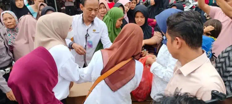 Sejumlah Warga Petir Kabupaten Serang Kecewa, Tidak Kebagian Beras Murah