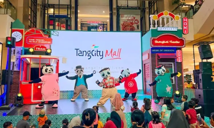 Hoki Panda Old Shanghai dan Barongsai Tonggak Meriahkan Tahun Naga Kayu