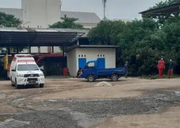 Pabrik Es Alami Kebocoran Gas Amonia, Warga Sesak Napas Hingga Dilarikan Ke Rumah Sakit