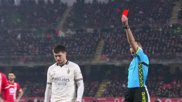 Dua "Mantan" Bikin Geregetan, Milan Tumbang di Kandang Monza