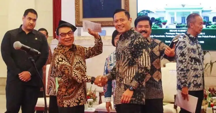 Rapat Bareng Moeldoko, AHY Mengaku Hanya Bersalaman
