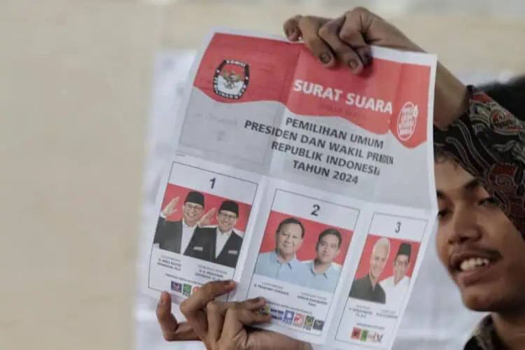 Survei LSI, Bantuan Sosial Untungkan Paslon 02
