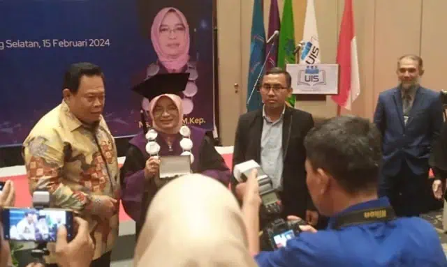 Resmi Dilantik, Rektor UIS Tangsel Bertekad Wujudkan Pendidikan Tinggi Berwawasan Global Resmi Dilantik, Rektor UIS Tangsel Bertekad Wujudkan Pendidikan Tinggi Berwawasan Global
