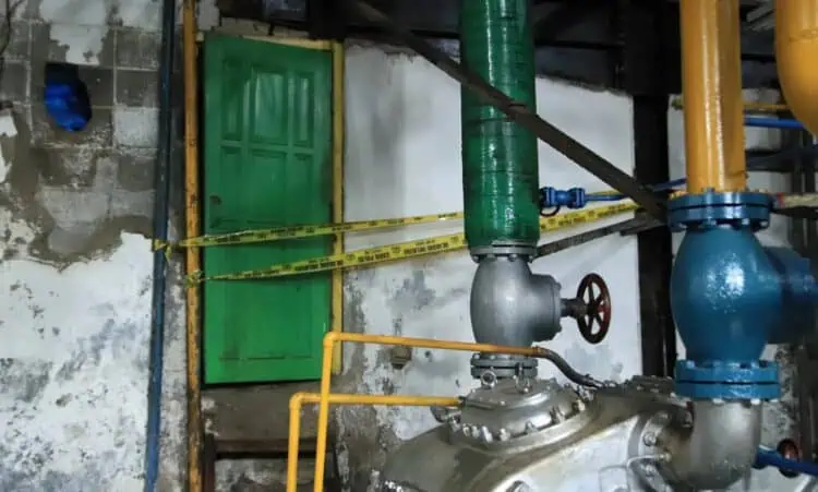 Efek Kebocoran Tabung Gas Pabrik Es, Mata Perih dan Sesak Nafas