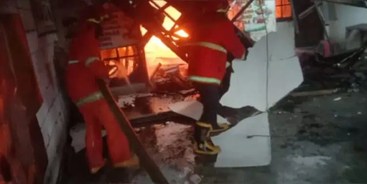 Dipicu Kompor Gas, Empat Ruko di Larangan Ludes Terbakar